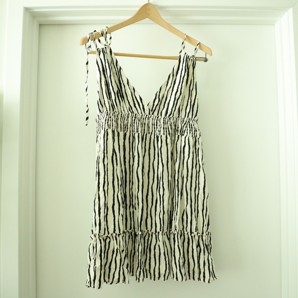 Black and White Striped Open Back Top - XL - Picture 1 of 7